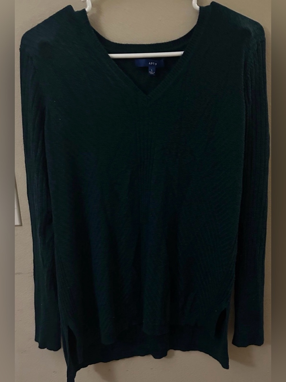 Apt. 9 women's V-Neck Sweater in Dark Green